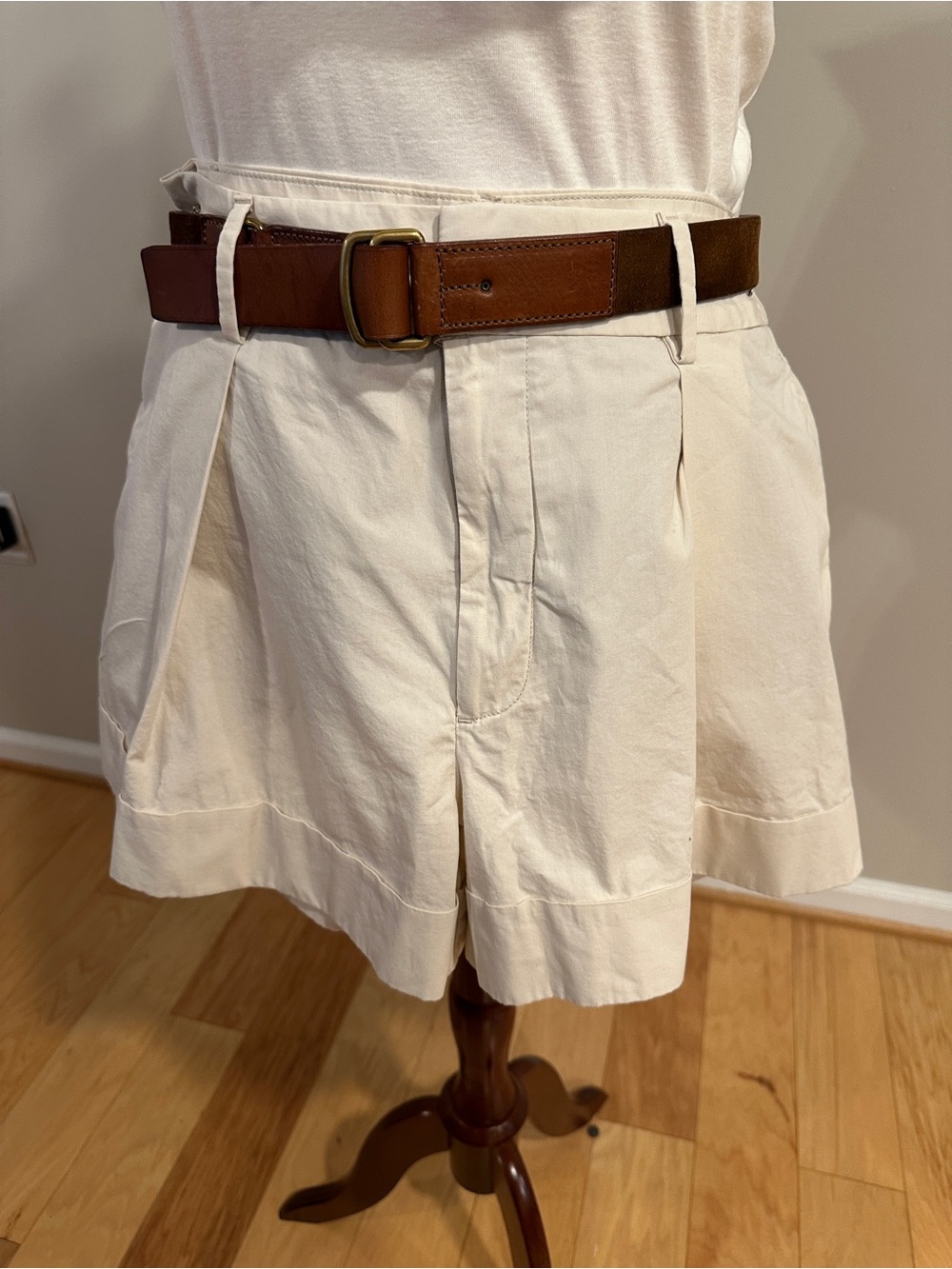 Banana Republic Cream High-Rise Pleated Shorts - Picture 2 of 8